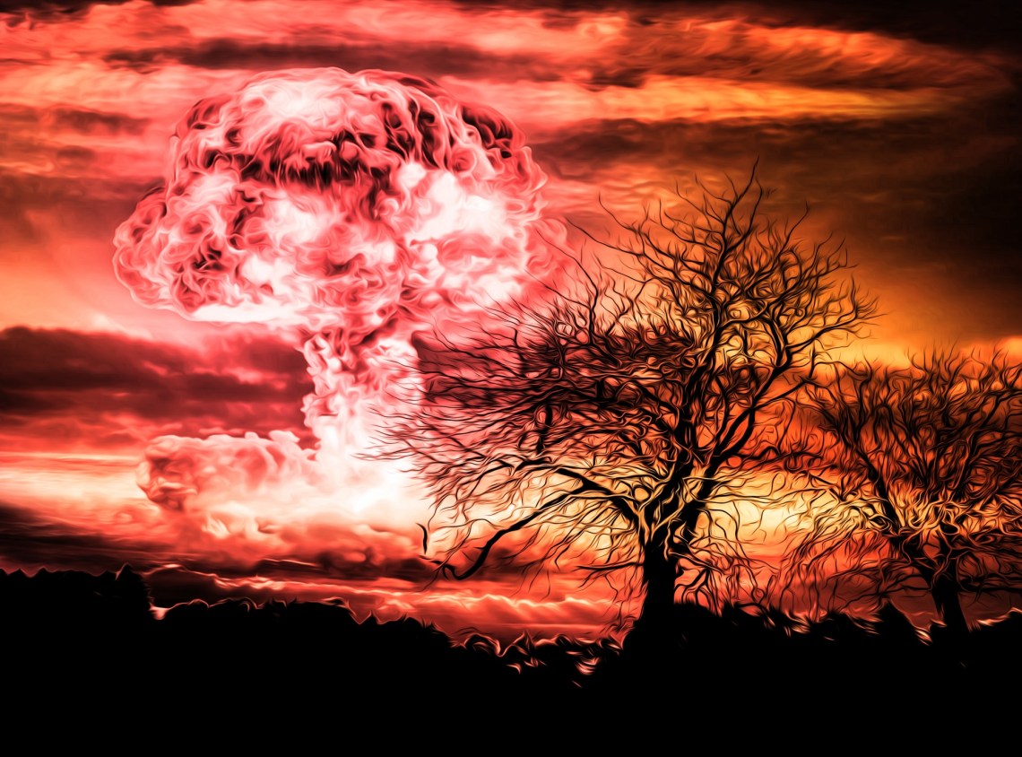 nuclear-bomb-explosion-1478796377Hhl
